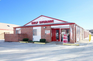 Photo of iStorage Shawnee Nieman St.