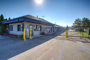 Photo of iStorage Roseville East Twelve Mile Road