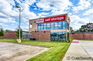 Photo of CubeSmart Self Storage - Arlington - 2216 W Park Row Dr