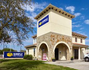 Photo of Simply Self Storage - 141 Maple Leaf St - League City