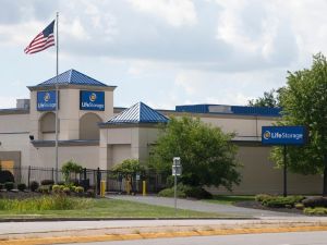 Photo of Life Storage - Buffalo - Sheridan Drive